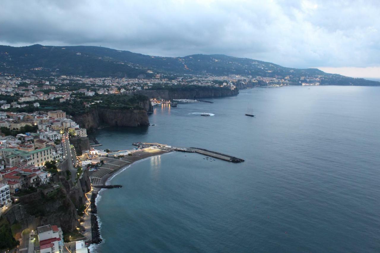 Apartmán Casa Derosa In Sorrento Centro Exteriér fotografie
